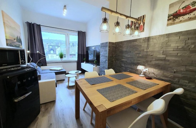 Moderne Wohlfühloase zentral in Seenähe - Pillow menu, 2 Stk 55" Smart TVs, NETFLIX, DisneyPlus uvm