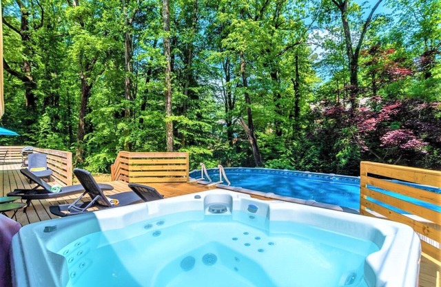 ModernHome w/HotTub,BBQ,SUMMER:Pool-Close To Airport&Downtown & Monthly Discount