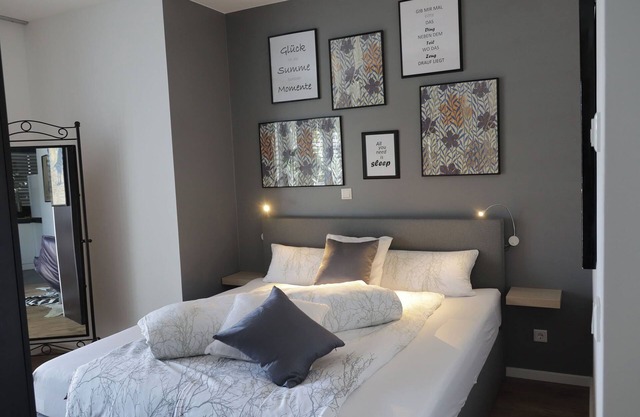 Modernized studio with balcony and spacious bathroom with walk-in shower