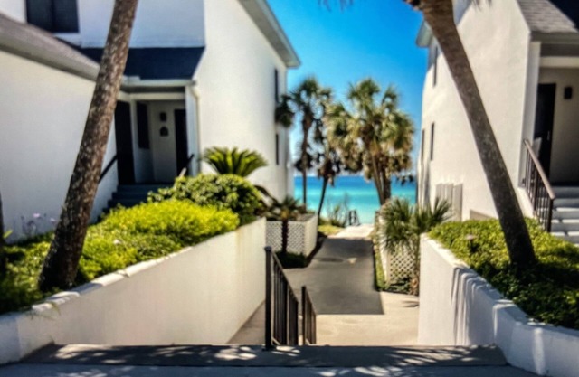 Mom’s Beach Paradise Kids Nook Private Beach Pool 2.5 BR BA Condo 30A