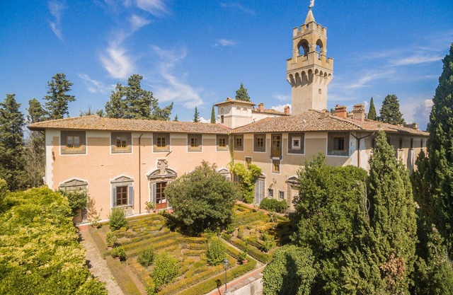 Montegufoni 1b - Apartment with swimming pool