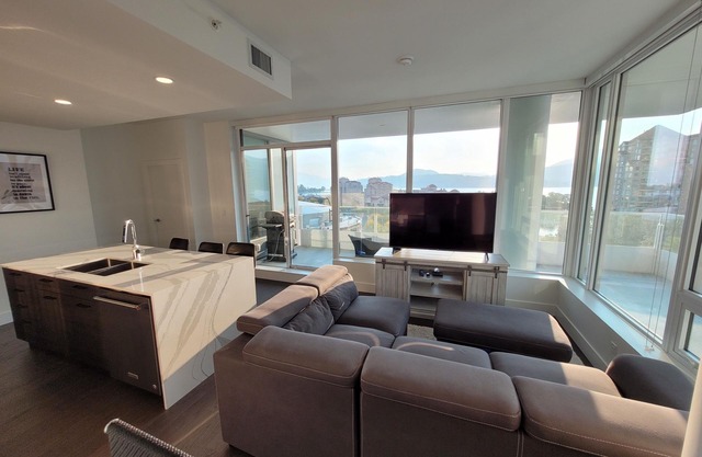 Monthly Rates Negotiable $. 2 Pools/HT/Gym/Pets OK. Luxury Condo @ One Water