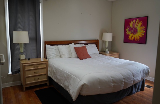 Monthly Stays-12 BR Compound-9 BR Main House+ 3BR Cabin-Perfect for Large Groups