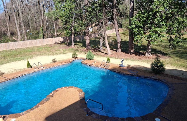 MONTHLY STAYS -Massive 13 BR Private Pool, Hot Tub, Casita- Abundant Parking