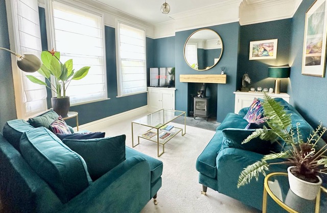 Montrose House sleeps 4