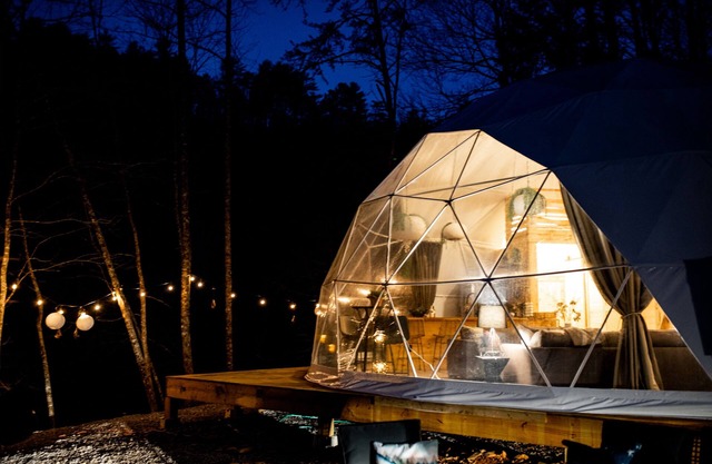 🌙💃 Moon Dance Glamping Dome w/Hot Tub, Bath, Kitchen