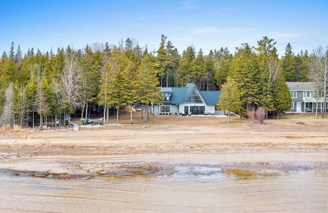 Moonlight Bay Retreat