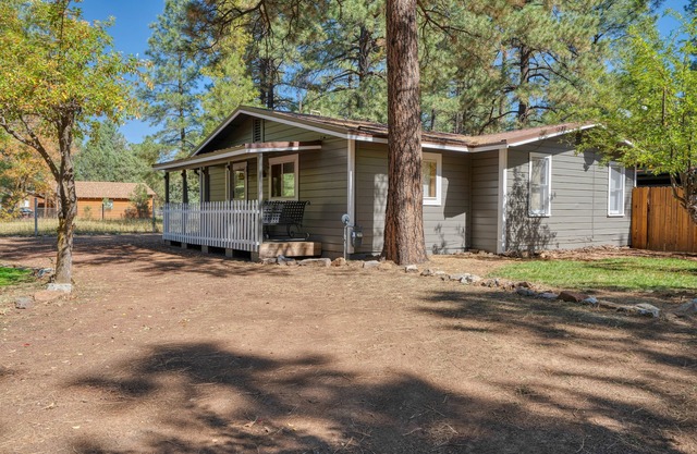 Moonridge Retreat - 3BR/2BA Cabin w/Casita/WiFi/Fenced Yard & Dog-Friendlyn