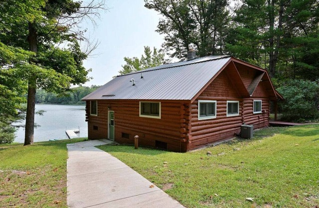 Mooreland Cabin on Spirit Lake Delta, WI Near Flying Eagle Resort