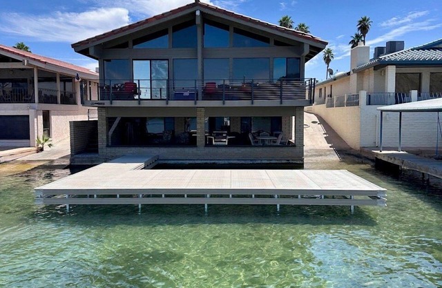 Moovalya Keys Riverfront! Room for all!