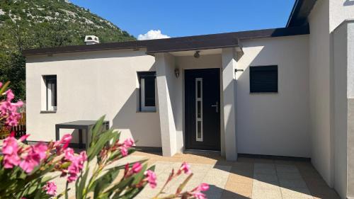 MOREBIT - between sea and mountains, Cozy apartment with fireplace and heating
