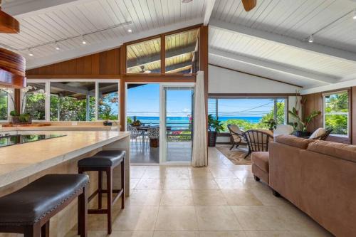 MOST POPULAR SNORKELING & SURFING BEACH ! Turtles!