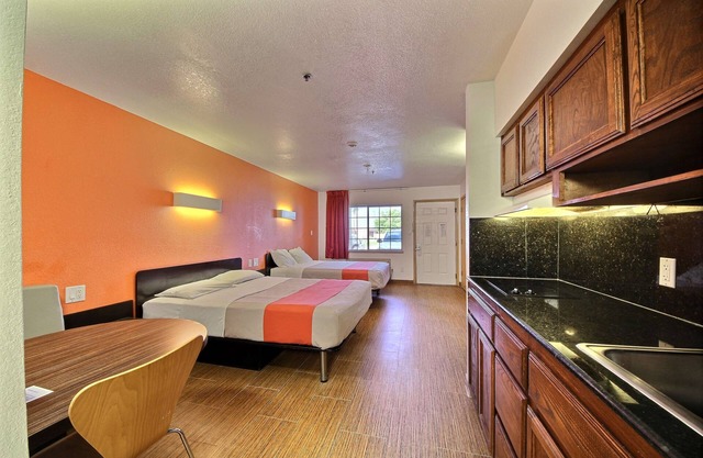 Motel 6 Edinburg, TX