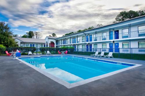 Motel 6-Gainesville, GA