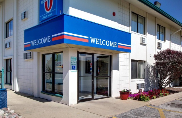 Motel 6 Normal, IL - Bloomington Area