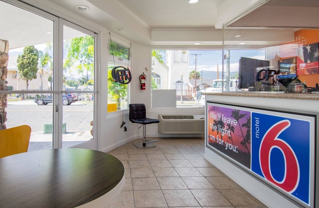 Motel 6 San Bernardino, CA - Downtown