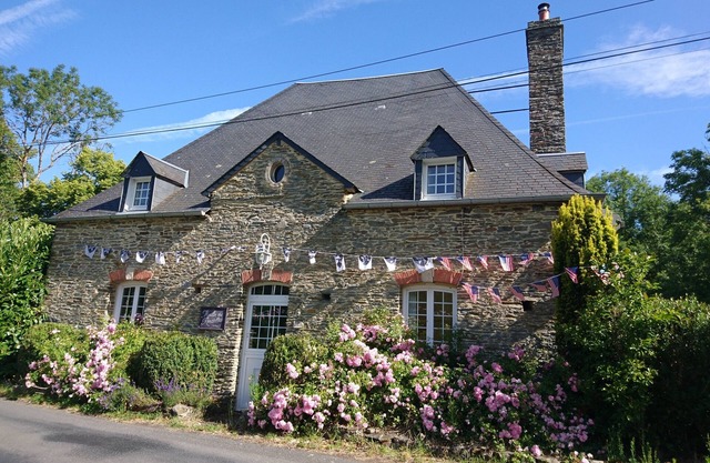 MOULIN DES RONDELLES. A 7-bedroom Historical Moulin in charming Cerisy-la-Forêt,