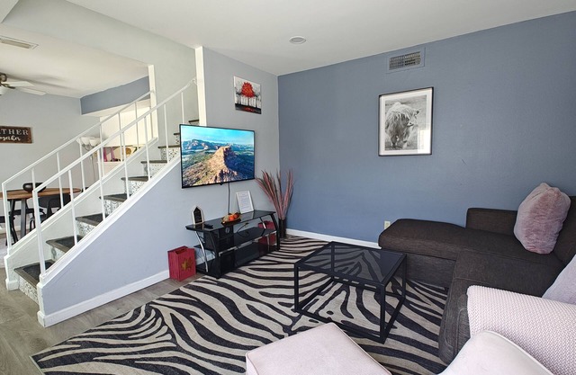 Mountain Base 2Bd Condo - near Tempe & PHX Airport
