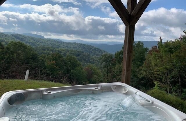 Mountain Cabin,Great View,HotTub,Hiking/Horse Trails,WiFi