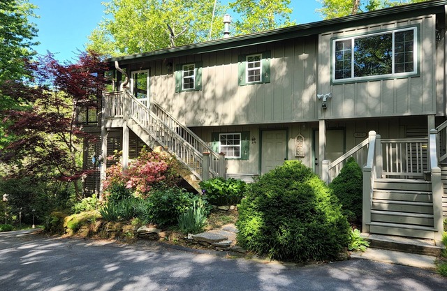 Mountain Getaway near Brevard and Cashiers, 4BR 3 Bath