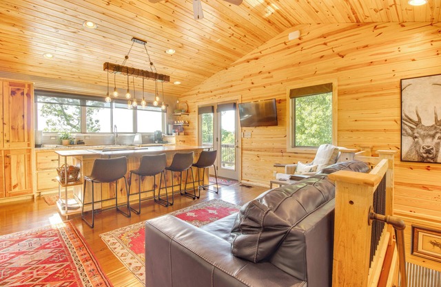 Mountain Home Cabin Rental w/Fire Pit!