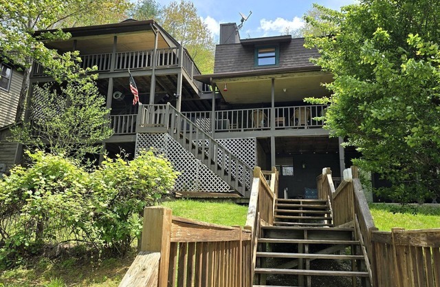 Mountain Lake House in North Carolina
