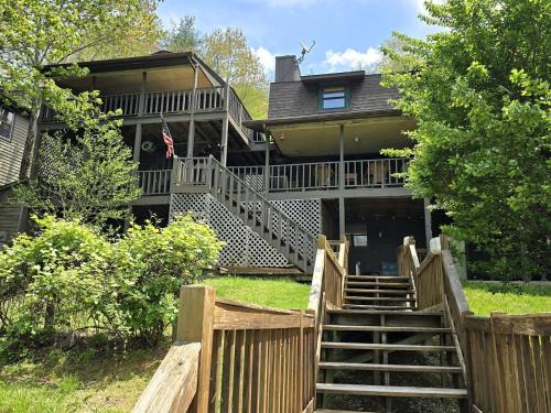 Mountain Lake House in North Carolina