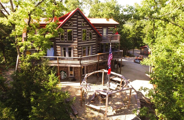 Mountain Log Cabin-Private Dock-Fire-Pit-Amazing View-Hot Tub-Game Room-Sauna!