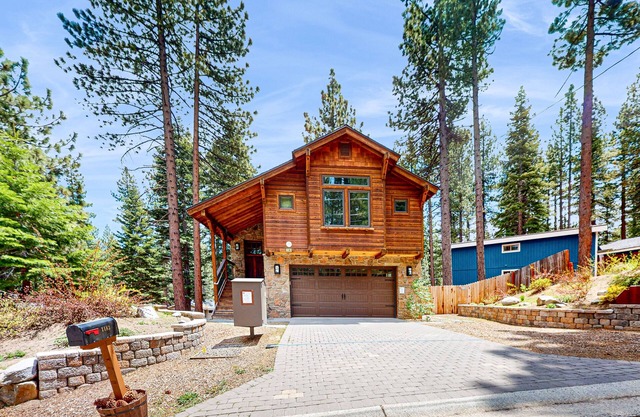 Mountain Modern Home with game room, pool table, private hot tub and more