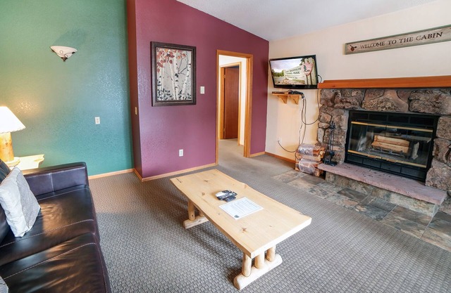 Mountain style one bedroom with fireplace