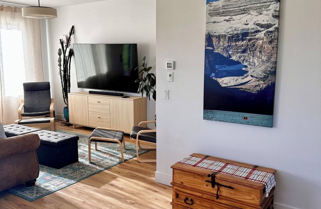 Mountain Time House, Newly Built, Unobstructed Mountain View’s