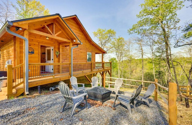 Mountain View and Fire Pit Updated Murphy Cabin!