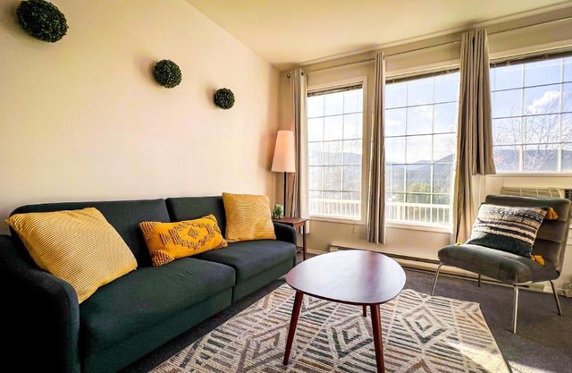 Mountain View Suites by StayIn