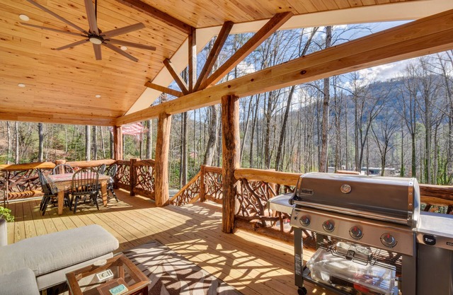 Mountain-View Cabin ~ 2 Mi to Downtown Clayton!