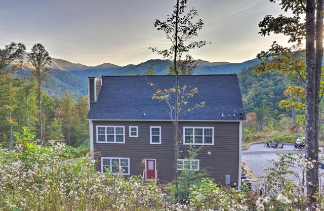 Mountain View, Fire Pit Roomy Blue Ridge Home!