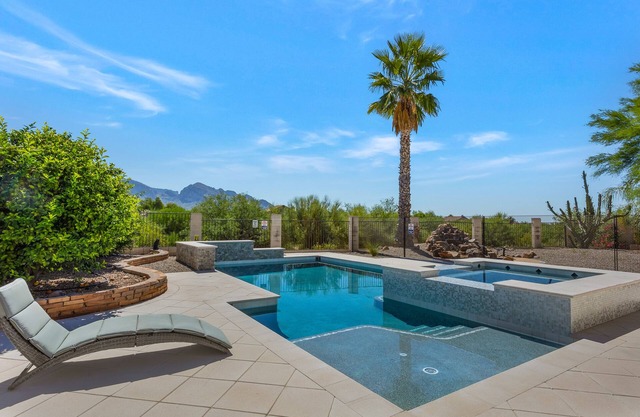Mountain View Retreat- Gorgeous Pools