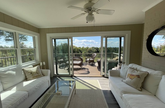 Mountain View Getaway-Near Lake Winnipesaukee