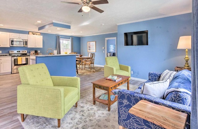 Mountain-View Zirconia Home Walk to Lake Summit!