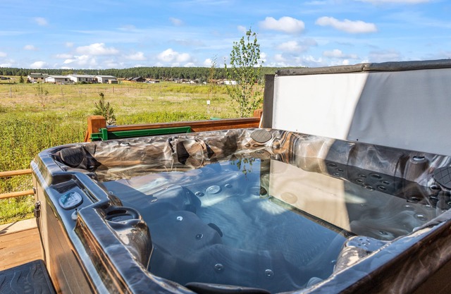 Mountains VIEWS Dog Friendly, Spa, Game Room, Fire Pit, Playground, Grill,