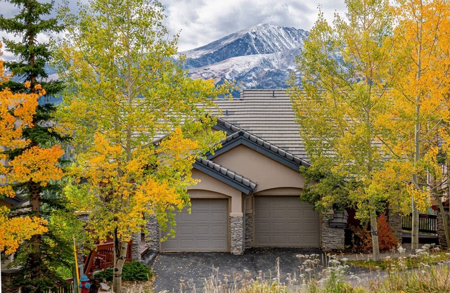 Mountainscape Long Stay Townhome: 30+ Day Rental w/Breathtaking Views