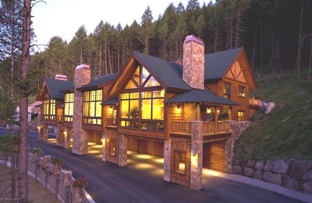 Mountainside Chateau In Jackson Hole - View of Tetons, Walk To Town