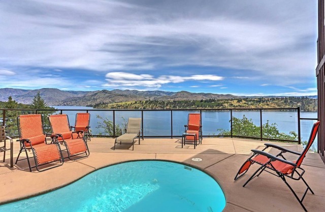 Mountainside Chelan - 2 houses for the price of one, private waterfront, small private pool .