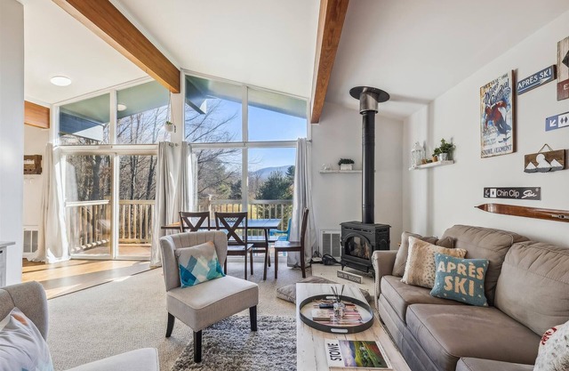Mountainview Condo #2: 2 br, a/c, community summer pool, free ski shuttle!