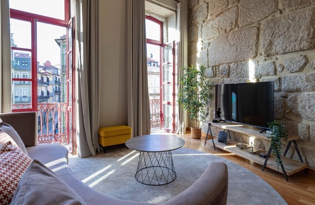 Mouzinho's Place by LovelyStay