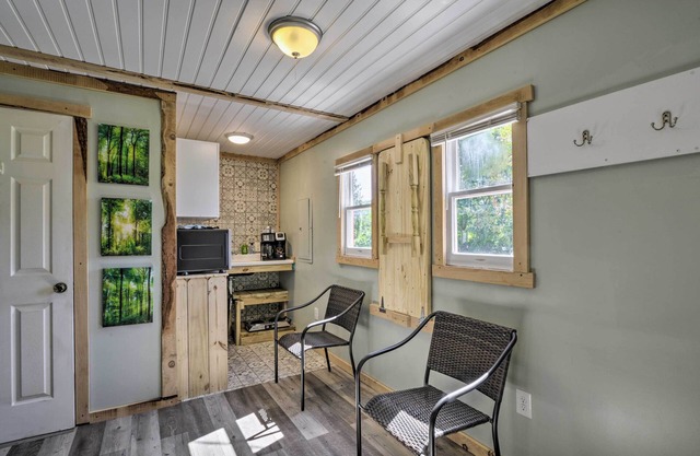 Mt Lookout Tiny House w/Backyard & Fire Pit!