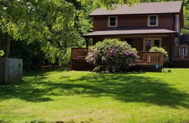 Mtn Retreat with Character and Charisma for only 95 a night