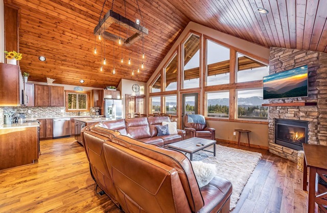 Mtn Views & 3rd Nt Free Limited Avail -Pool Access/Spa/GmRm-5mins to Lake