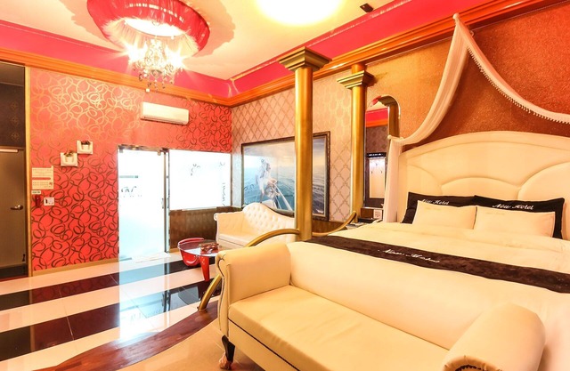 Muan New Drive In Hotel