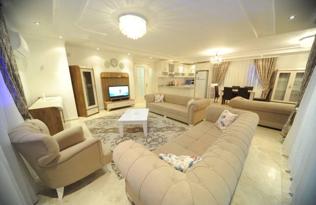 MUHTEŞEM DENİZ VE DOĞA MANZARALI LÜX 5+2 VİLLA ÖZENLE DÖŞENMİŞTİR