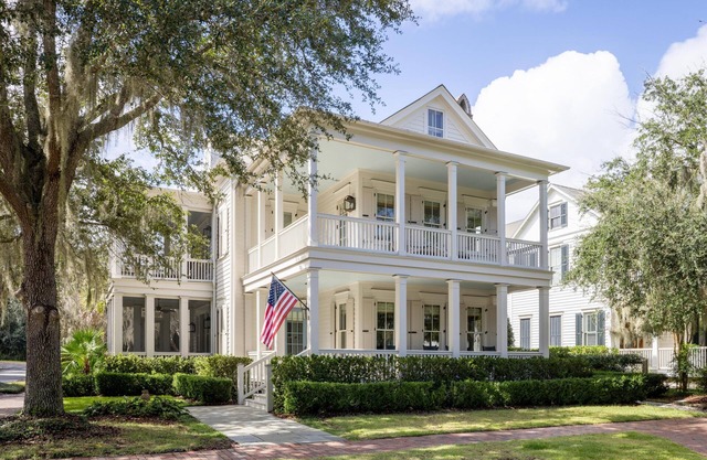 Multiple Porches and Bar Set-up for Entertaining